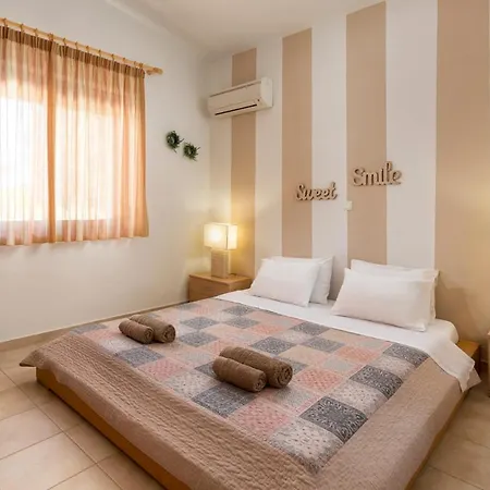 Kolympia Sleeps 6 With Pool Air Con And Wifi *