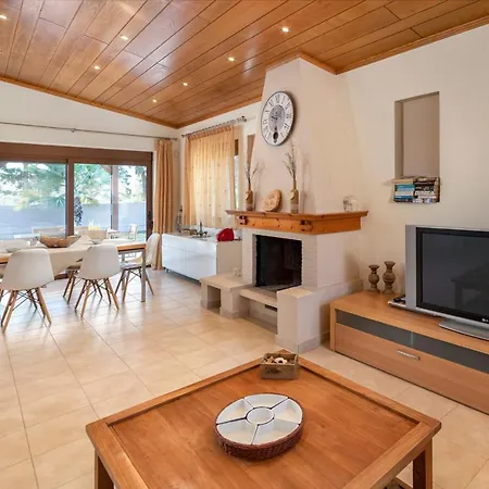 Vilă Kolympia Sleeps 6 With Pool Air Con And Wifi